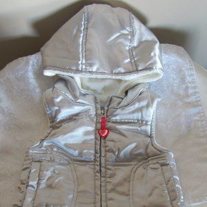 6- 12 Months Vest Shinny silver color - Please mum